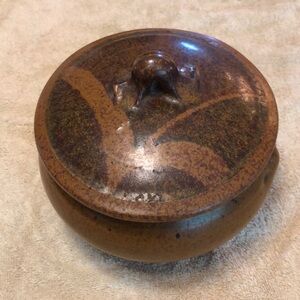 Vintage Handmade Pottery Bowl/Bean Pot with Lid 7”x7”